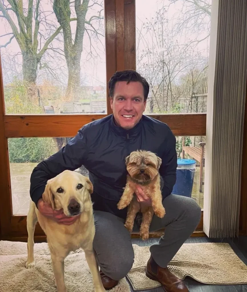 What To Expect During Pet Euthanasia At Home With Tony